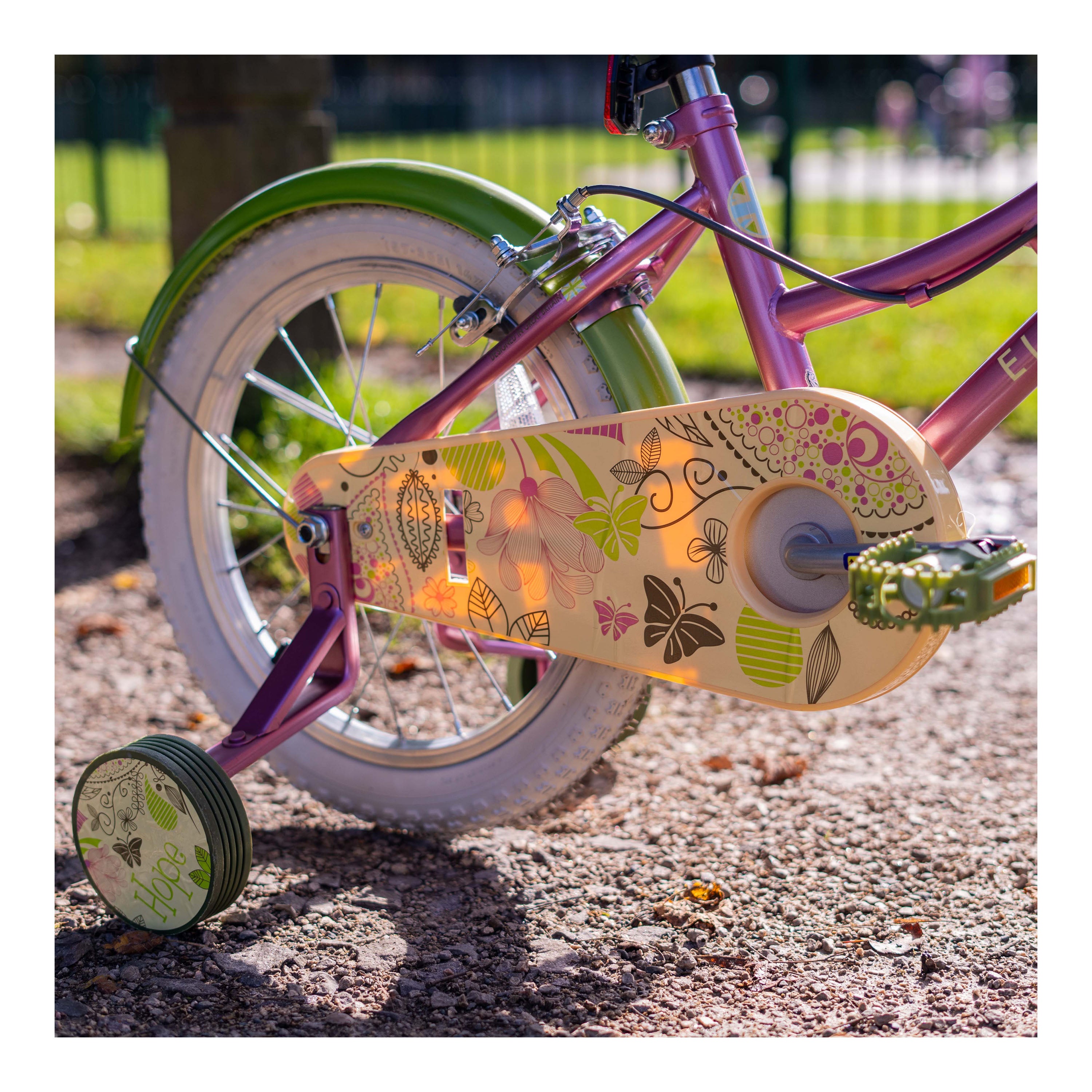 Elswick Hope 16-inch Kids Heritage Bike - Dark Pink/Green