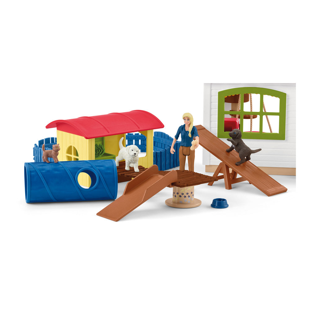 Schleich Farm World Pet Hotel Toy Playset