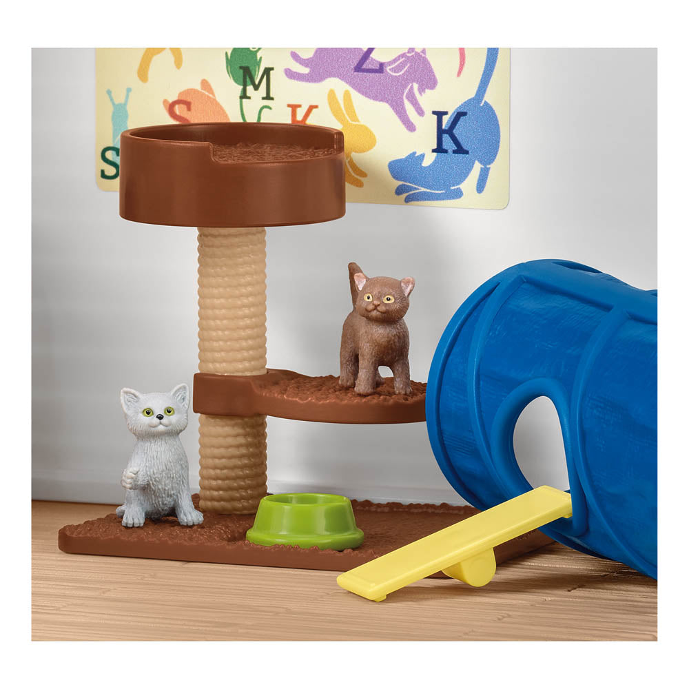 Schleich Farm World Pet Hotel Toy Playset