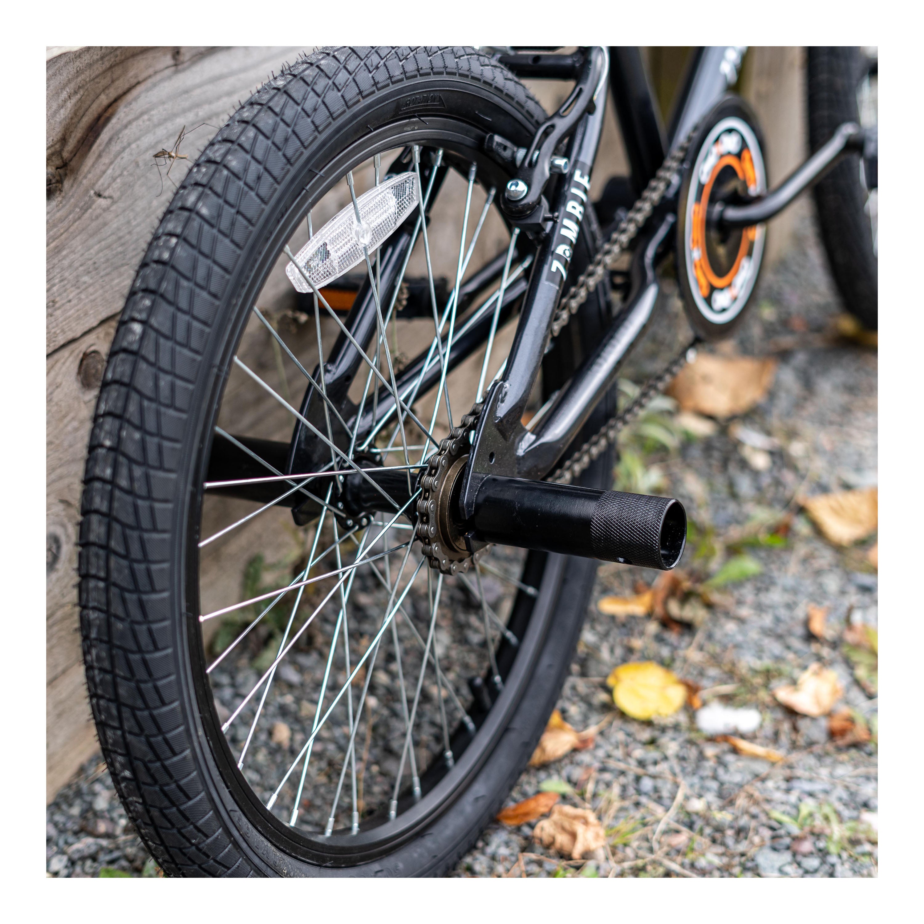 Zombie Outbreak 20-inch BMX Bike - Dark Grey/Orange
