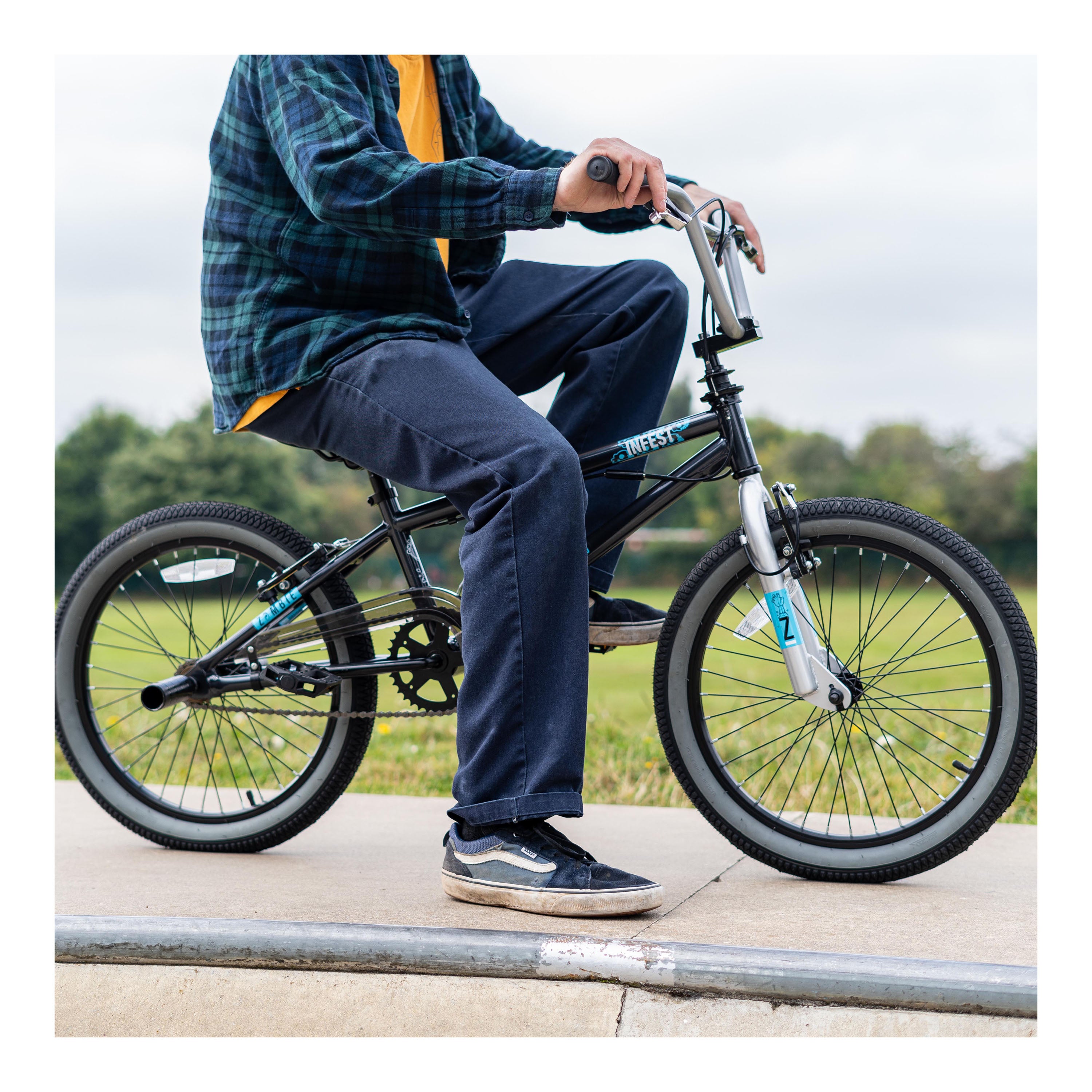 Zombie Infest 20-inch BMX Bike - Black/Blue/Silver