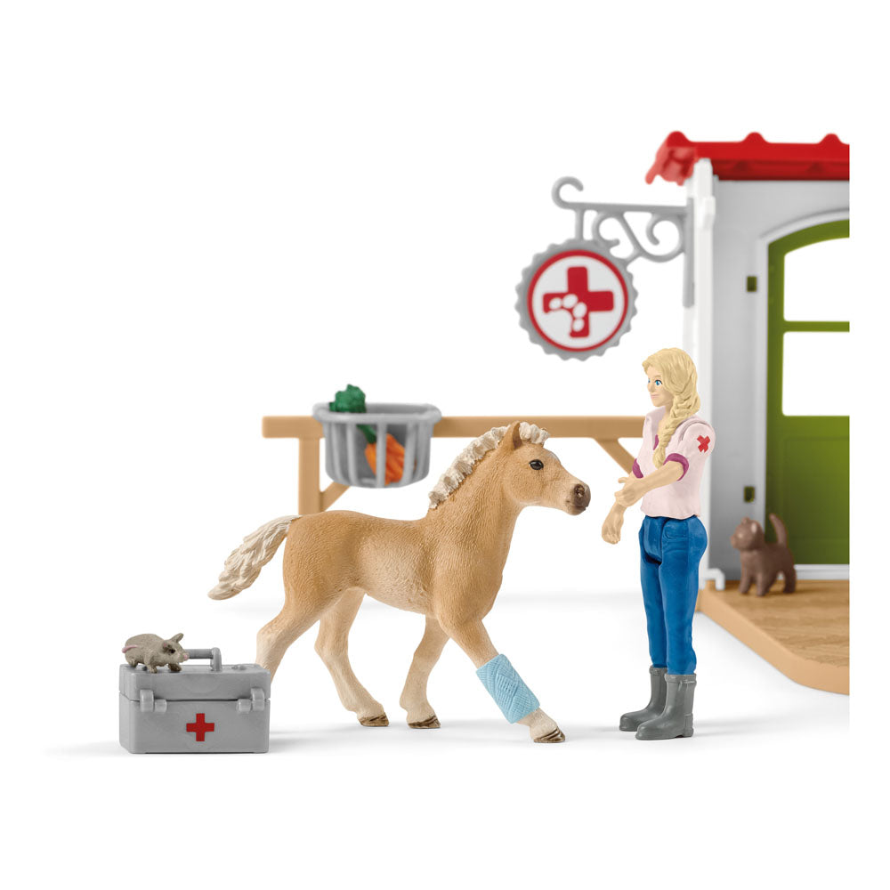Schleich Farm World Veterinarian Practice with Pets